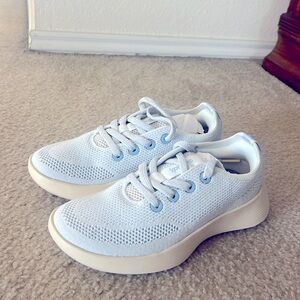 BRAND NEW Allbirds Tree Runner Tennis Shoes / Sneakers Size 5